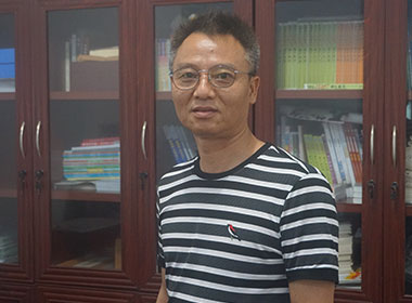 蔣杭洲 數(shù)學(xué)高級(jí)教師